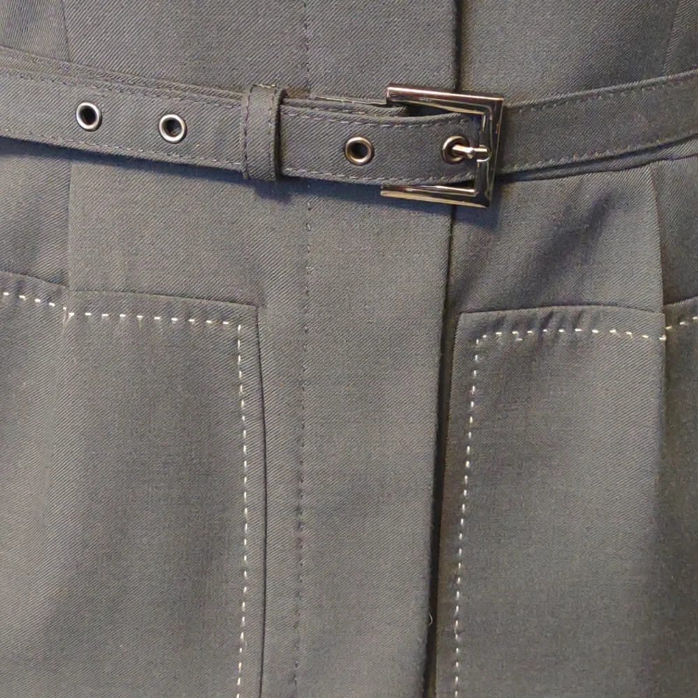 EUC belted, lined Anne Klein blazer
